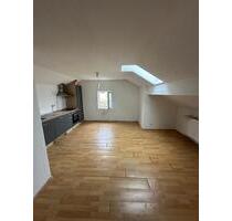 Dachgeschosswohnung in 94330 Aiterhofen