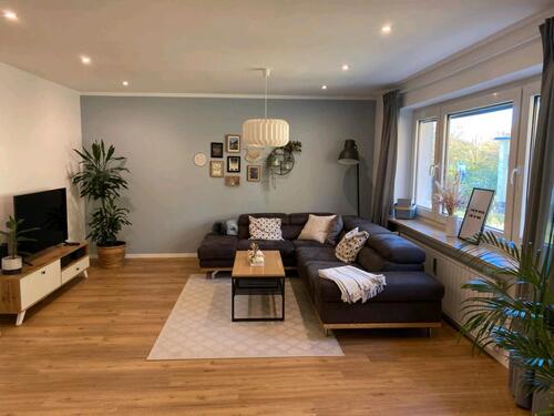 Foto - Helle und moderne 2 (3)-Zimmer-Wohnung, 1.OG , kernsaniert