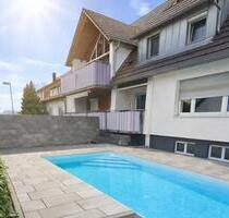 ZWEIFAMILIENHAUS IN URBACH | Provisionsfrei | Pool | Garten
