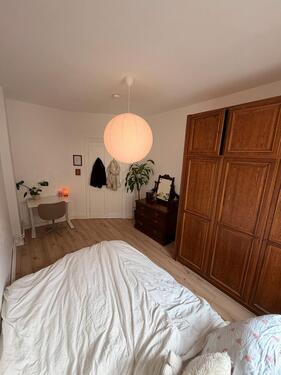 Foto - schönes WG Zimmer in Altbauwohnung mit Balkon zur Untermiete