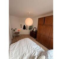 schönes WG Zimmer in Altbauwohnung mit Balkon zur Untermiete - Wiesbaden Biebrich