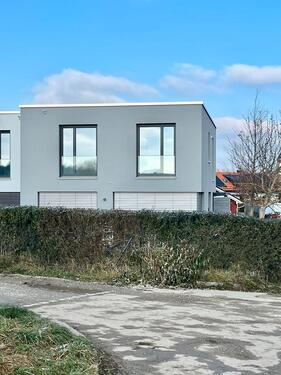 Foto - Luxuriöse DHH in kubischem Design