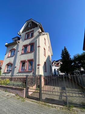Foto - historisches Dreifamilienhaus von 1908 in Frankfurt-Bergen