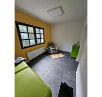 BüroPraxisräume - 100,00&nbsp;EUR Kaltmiete, ca.&nbsp; 36,00&nbsp;m&sup2; in Krefeld (PLZ: 47804) Benrad