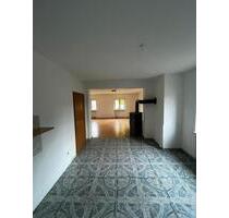 Großzügige ländliche Mietwohnung Wohnung 3,5 Zimmer 110qm - Zahna-Elster
