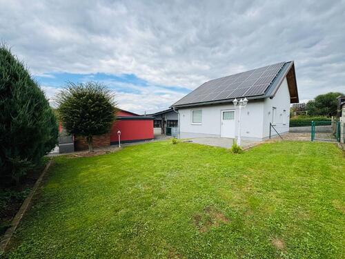 Foto - Schöne 2-Zimmer-Wohnung mit Garten und zwei Terrassen!