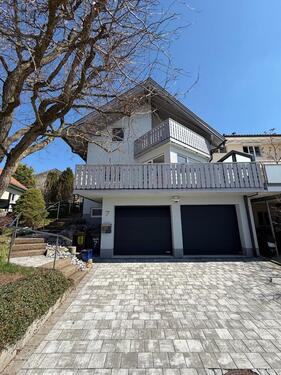 Foto - Modernisierte Doppelhaushälfte mit neuem Bad, Garten & Garage