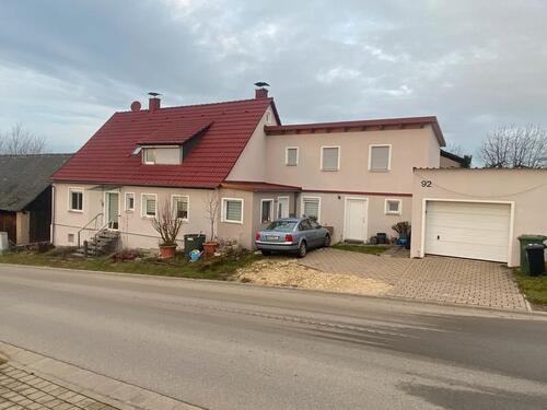 Foto - Einfamilienhaus mit Einliegerwohnung und Scheune