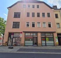 ZUR MIETE - TOP LADENLOKAL 1A LAGE - SCHWEINFURTER MARKTPLATZ - Grettstadt