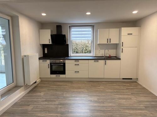 Foto - 2,5-Zimmer-Wohnung mit Wintergarten & Garten