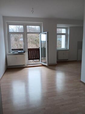 Foto - helle geräumige 4 Zimmer Wohnung mit 2 Bäder, Wohnküche Balkon! #DD81