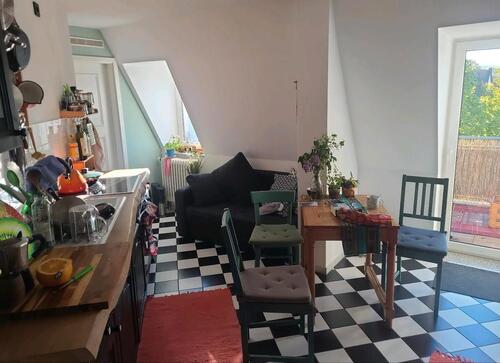 Foto - 1 5m2 Zi i. 2er WG mit Küche u d Balkon, Albertstadt.