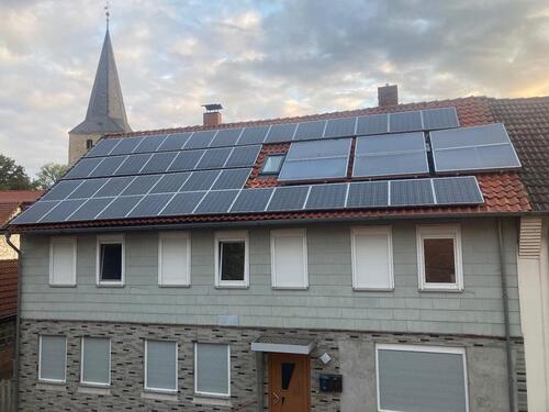 Foto - Attraktives Zweifamilienhaus , Photovoltaikanlage und Garagen