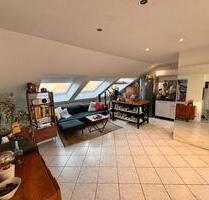 Helle Dachgeschosswohnung mit *Klimaanlage* im Nauwieserviertel. - Saarbrücken