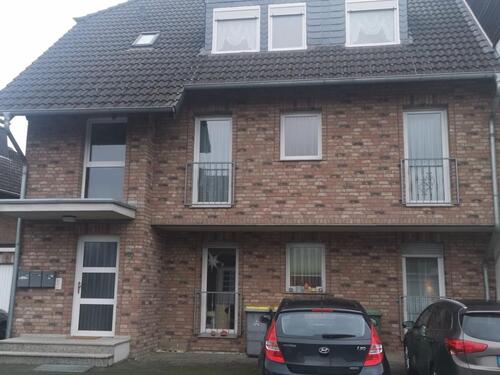 Foto - Außergewöhnlich schicke 4-Zimmer(T)raumwohnung mit schöner Terrasse und Garten in Ndk.-Rheidt !