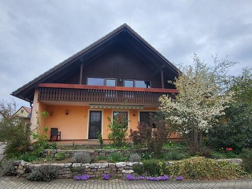 Foto - 6 Zimmer Mehrfamilienhaus, Wohnhaus in Scheßlitz