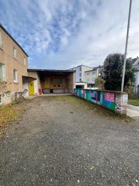 Foto - PKW-Aussenparkplatz in GL Innenstadt