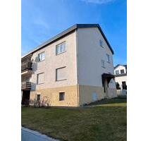 Zweifamilienhaus mit zwei Garagen und Gewölbekeller - Sachsenheim