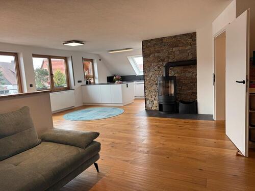 Foto - Attraktive, kernsanierte 4 Zimmer-Wohnung mit großem Südbalkon