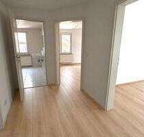 2- Raum Wohnung mit Balkon. - 366,00&nbsp;EUR Kaltmiete, ca.&nbsp; 61,29&nbsp;m&sup2; in Altenburg (PLZ: 04600)
