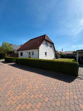 Foto - Einfamilienhaus in schöner Gegend mit großem Garten