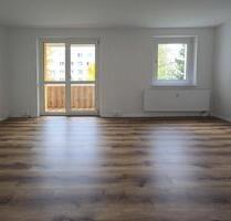 Voll sanierte 3-Raum-Wohnung im EG mit Balkon – 58 m² - Schneeberg