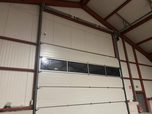 Foto - Maschienenhalle Lagerhalle Halle Scheune Stellplatz Garage