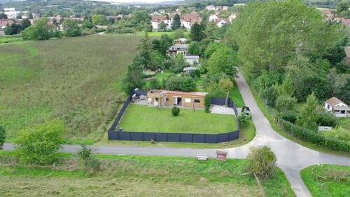 Foto - Gartenidylle mit ausgebautem Containerhaus aus Corona-Zeiten