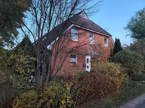 Foto - Geräumige Doppelhaushäfte mit Vollkeller auf dem Lande