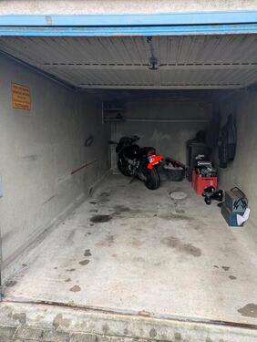 Foto - Motorrad Roller Mofa Winterstellplatz