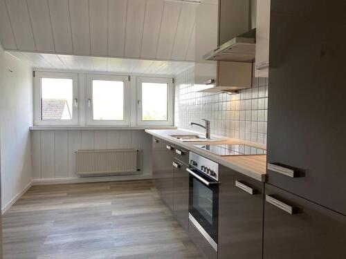 Foto - Helle DG-Wohnung mit Einbauküche und Garage in beliebter Lage