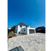 Einfamilienhaus mit Pool, wohnen in ruhiger grenzlage - Breisach am Rhein