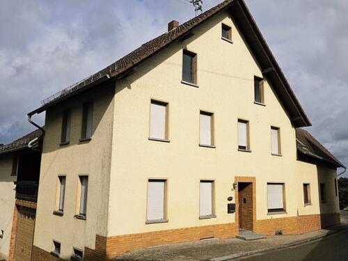 Foto - Ehemaliges Bauernhaus - mit zwei Wohneinheiten, Werkstatt, Garage