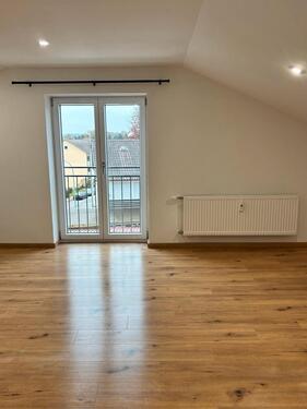 Foto - Helle Dachgeschosswohnung zu vermieten.