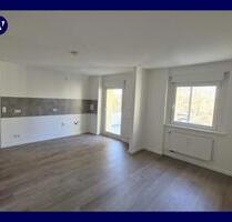 Erstbezug nach Renovierung: 2-Zimmer-Apartment mit Balkon, Tageslichtbad mit Dusche + Glastrennwand - Singen (Hohentwiel)