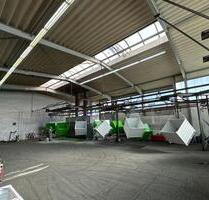 Gewerbeobjekt mit Kranhallen in Ortsrandlage - Haiger