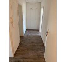 Ruhige, sanierte 2-Zimmer-Wohnung mit Südbalkon in Freilassing