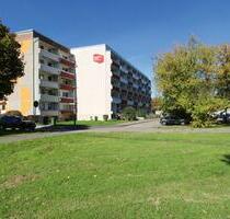 2-Raum-Wohnung mit Balkon - 330,00&nbsp;EUR Kaltmiete, ca.&nbsp; 56,82&nbsp;m&sup2; in Dessau-Roßlau (PLZ: 06842)