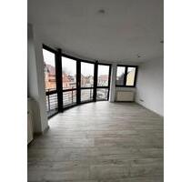 Helle 2-Zimmer-Wohnung im DG mit Markt-Blick & Stellplatz - Lauchhammer