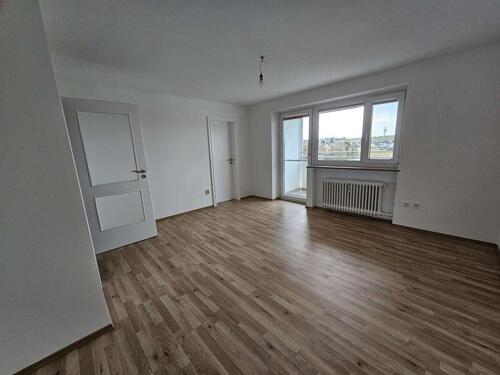 Foto - renovierte 1-Zi-Whg. mit EBK im 7. OG mit Aufzug und Balkon in HofSaale