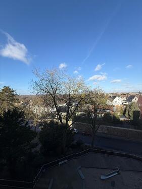 Foto - Attraktive 3-Zimmer-Wohnung mit Balkon, Tiefgarage und Aufzug