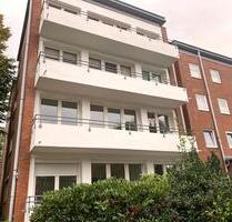 Poppenbüttel Nähe Moorhof – Modernisierte Hochparterre-Wohnung mit Balkon & Rollläden - Hamburg Wandsbek Poppenbüttel Nähe Moorhof – Modernisierte Hochparterre-Wohnung mit Balkon & Rollläden - Hamburg Wandsbek