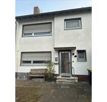 Renovierungsbedürftiges Reihenhaus in direkter Rheinlage - Bornheim