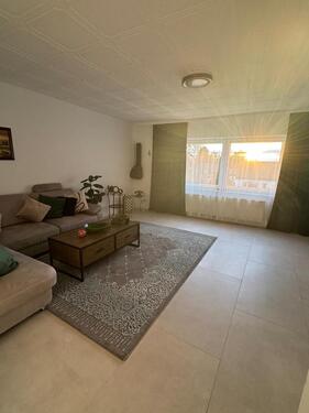 Foto - Großzügige, sanierte 4-Zimmer-Wohnung mit Balkon - zentral