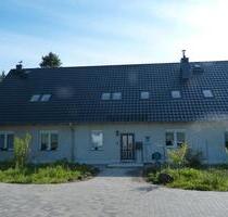Moderne 3-Raum-Wohnung mit Einbauküche, großem Balkon und Kamin - Malchow