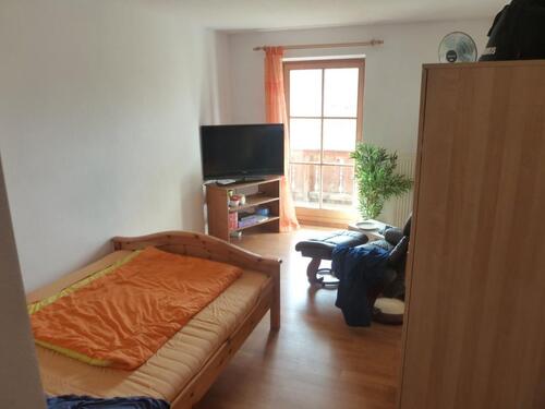 Foto - Zimmer, WG, auch wochenweise - 450,00 EUR Kaltmiete, ca.  15,00 m²