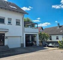 Doppelhaushälfte mit Einliegerwohnung in idyllischer Lage am Bach - Kuppenheim
