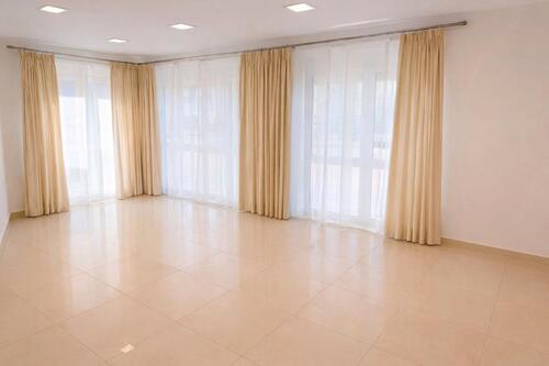 Foto - Exklusive Wohnung - 5 Zimmer, Barrierefreiheit - eigenem Eingang