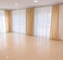 Exklusive Wohnung - 5 Zimmer, Barrierefreiheit - eigenem Eingang - Riesbürg