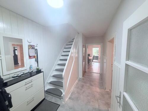 Foto - 6.5 Zimmer Doppelhaushälfte zum Kaufen in Helsa